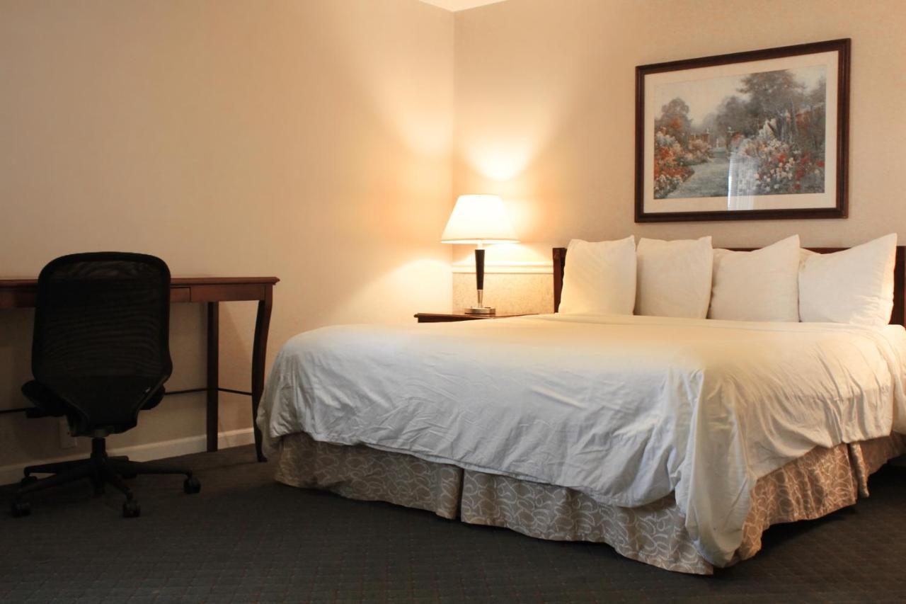 Alpine Inn & Suites Rockford Luaran gambar