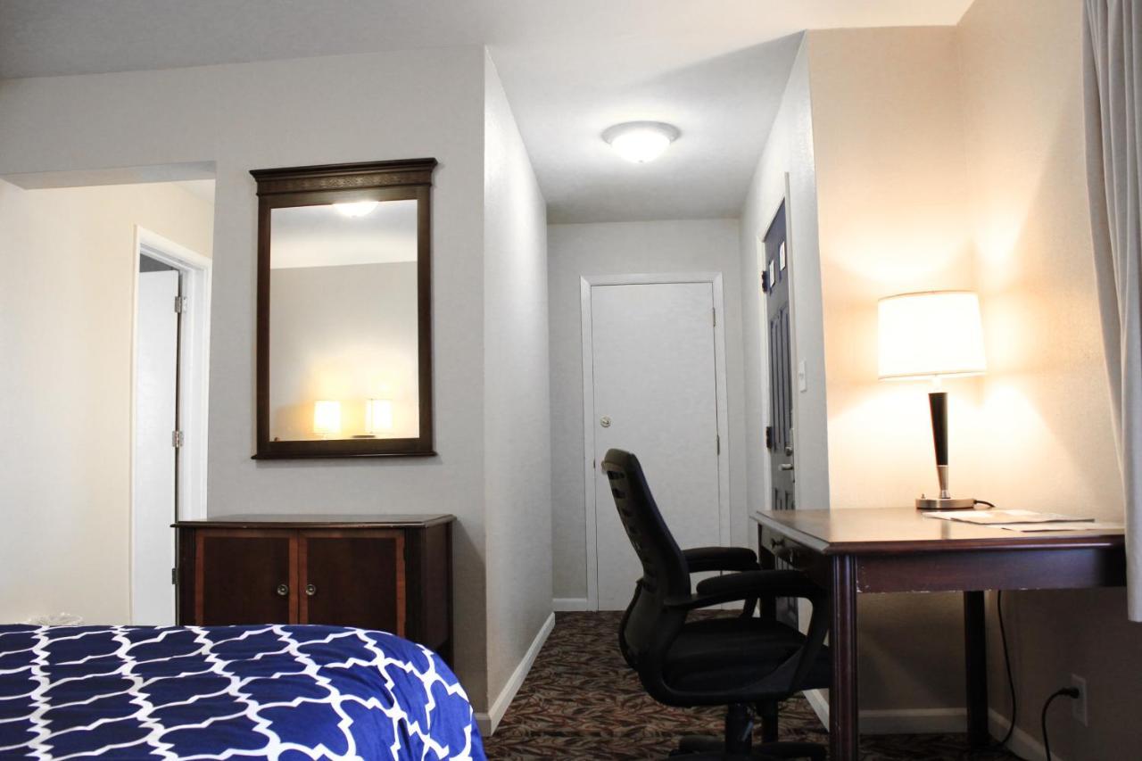 Alpine Inn & Suites Rockford Luaran gambar