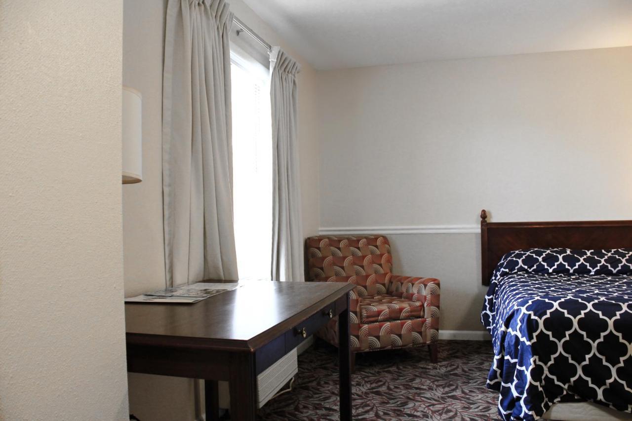 Alpine Inn & Suites Rockford Luaran gambar