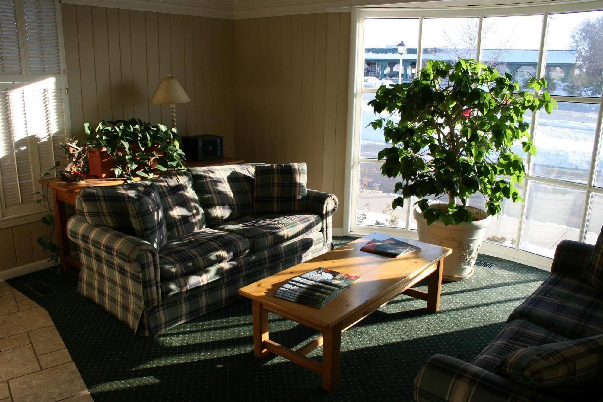 Alpine Inn & Suites Rockford Luaran gambar