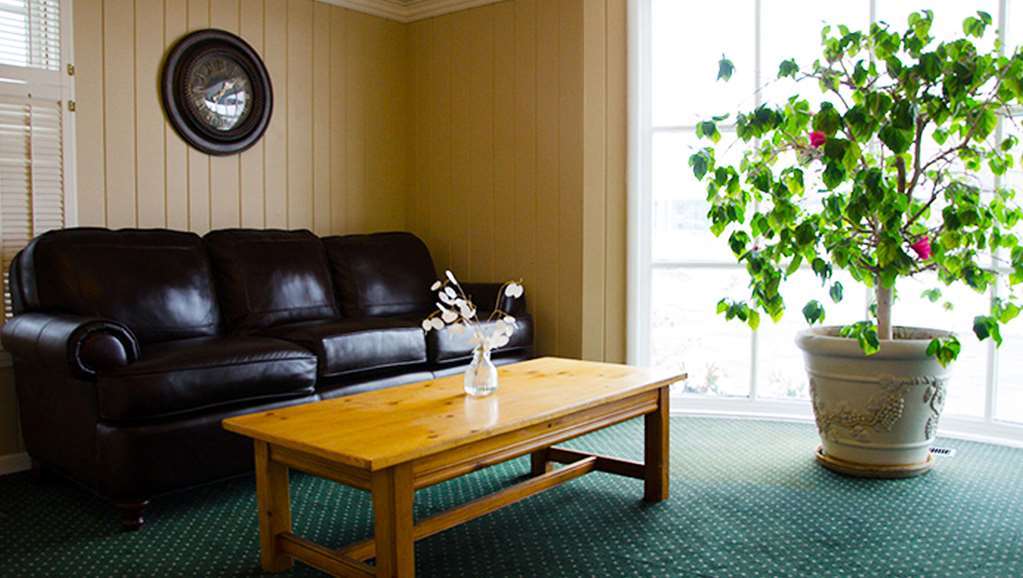Alpine Inn & Suites Rockford Dalaman gambar